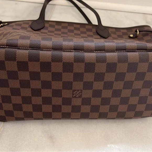 Louis Vuitton Damier Ebene Tote - Picture 6 of 6